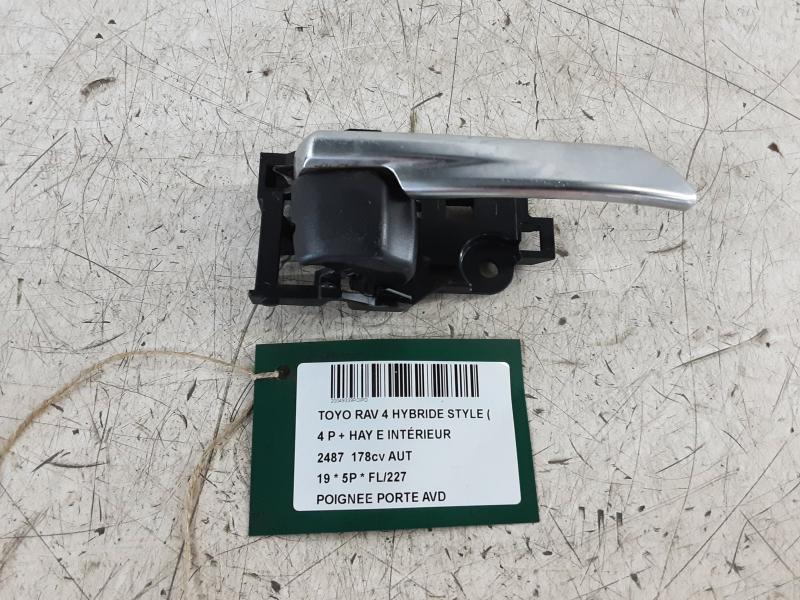 DOOR HANDLE FRONT RIGHT Toyota RAV 4 12/18+