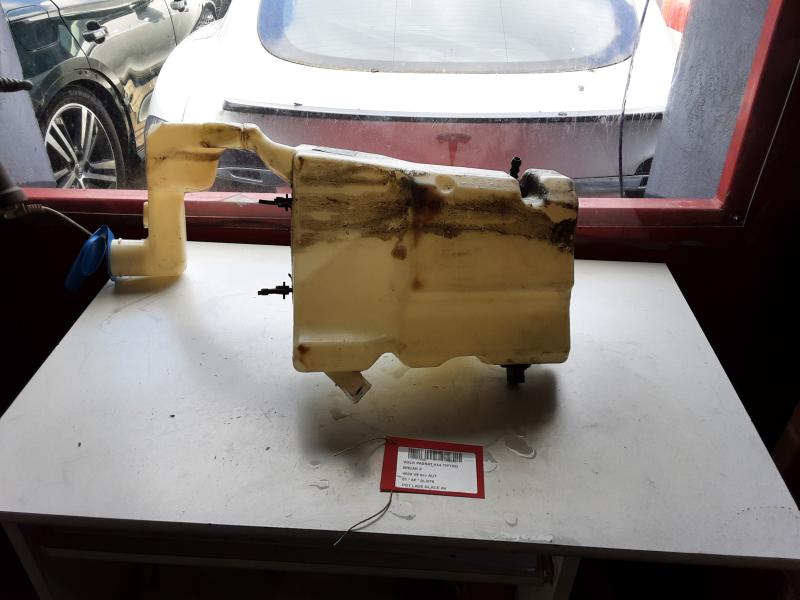 RUITENWASRESERVOIR VOOR Vw PASSAT 10/00 - 02/05