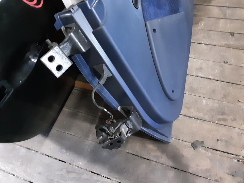 FRONT DOOR HINGE RIGHT Smart FORTWO 3/07 - 14