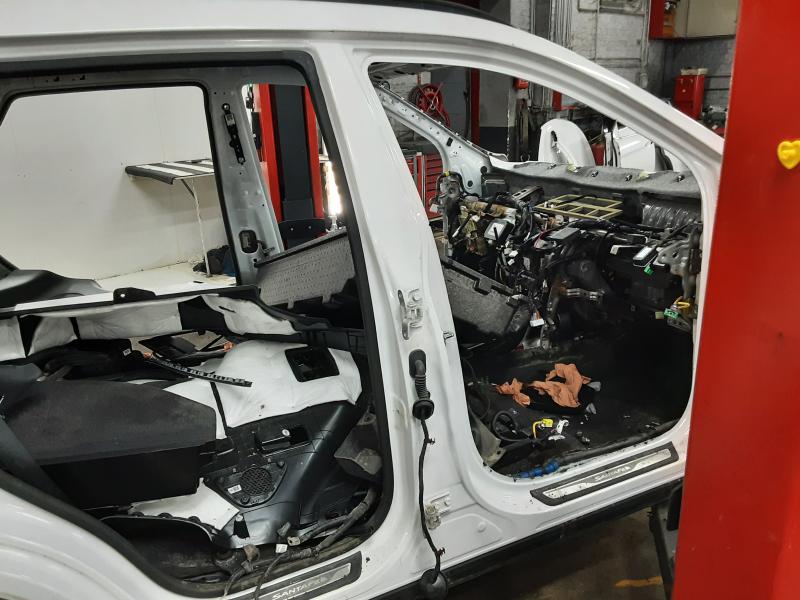 MONTANT DE PORTE COTE DROIT Hyundai SANTE FE (4) FaceLift 10/16 - 3/21