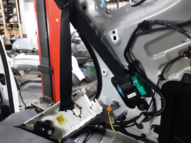 CEINTURE ARRIERE DROITE Hyundai SANTE FE (4) FaceLift 10/16 - 3/21