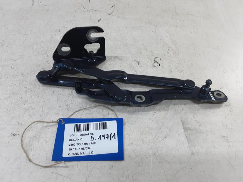 CHARNIERE DE MALLE DROITE Vw PASSAT 11/96 - 09/00