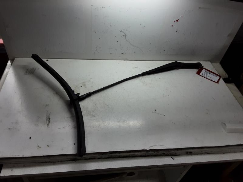 RIGHT FRONT WIPER ARM Vw GOLF V 11/03 - 08