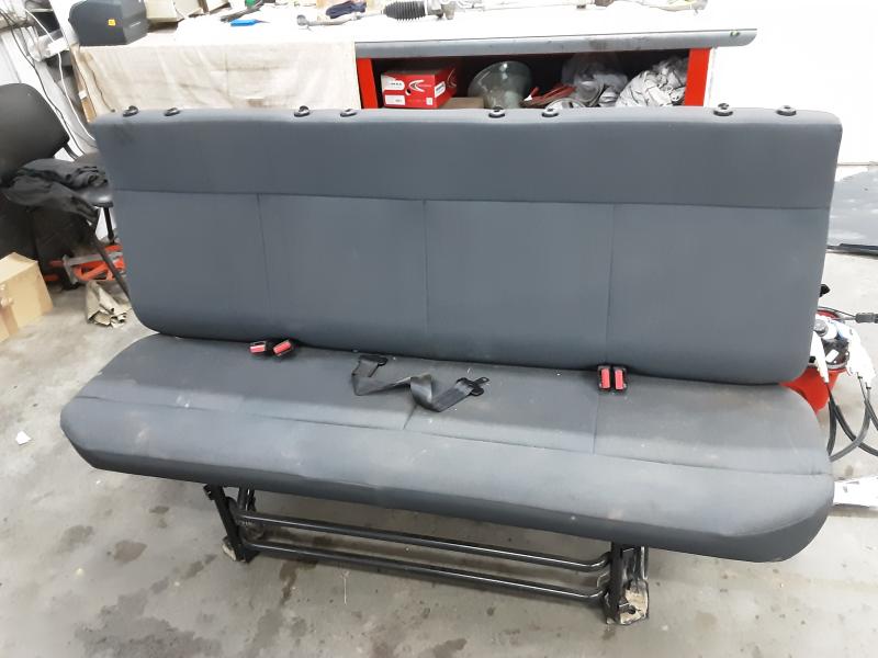 SITZ HINTEN Renault MASTER 10 - 8/19