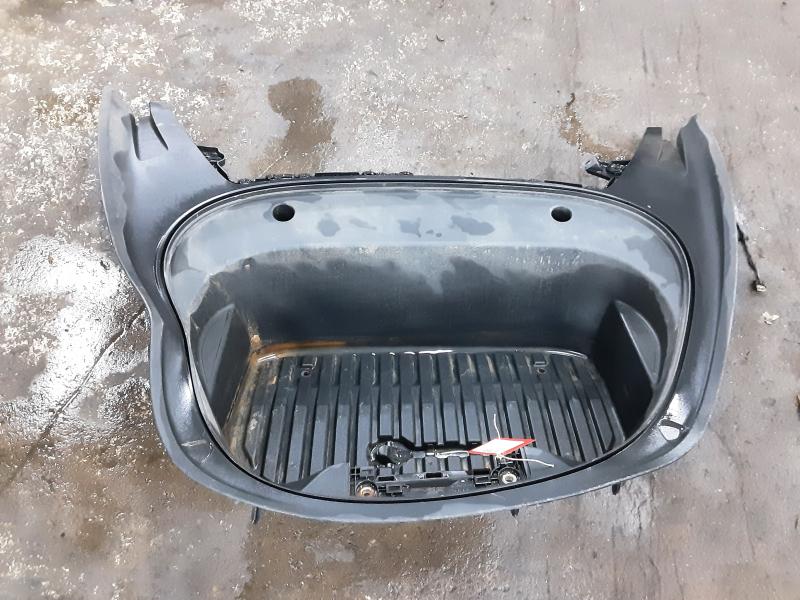 KOFFER BEKLEDING Tesla MODEL 3 1/17+