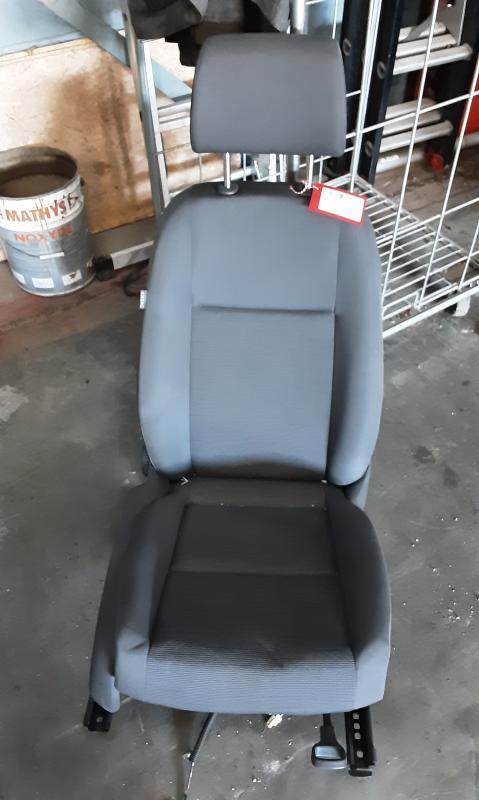 FRONT RIGHT SEAT Vw GOLF V 11/03 - 08