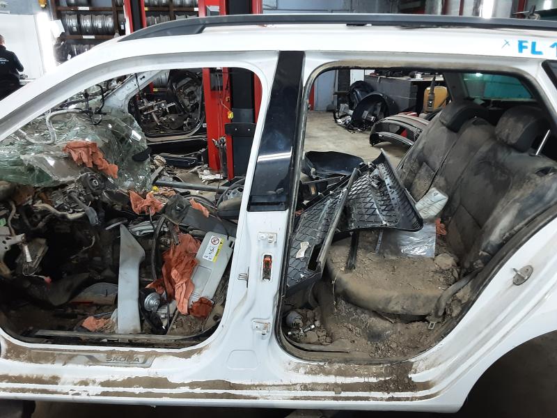 MIDDENSTIJL CENTRAAL LINKS Skoda FABIA (NJ) MK3 10/14 -9/18