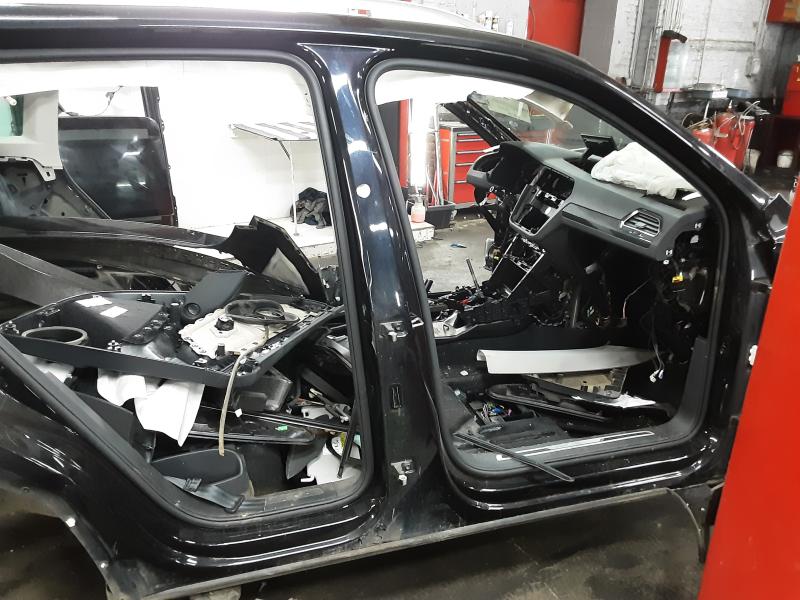 MIDDENSTIJL CENTRAAL RECHTS Vw TIGUAN (3) 02/16- 10/20